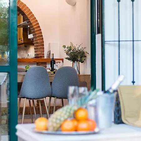 Stunning Ground Floor Apartment!