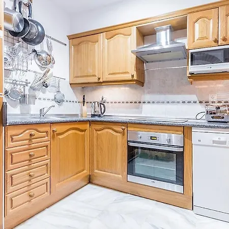 Stunning Ground Floor Apartment! *