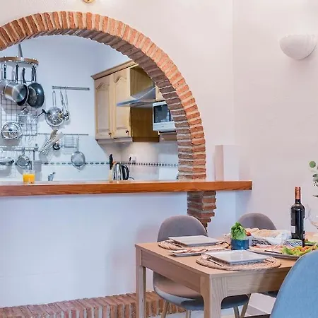 Stunning Ground Floor Apartment! *