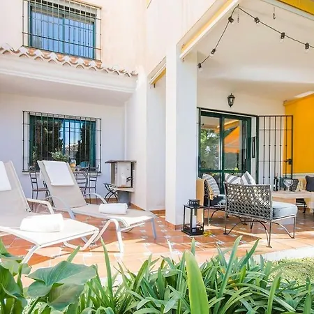 Stunning Ground Floor Apartment! 贝纳尔马德纳
