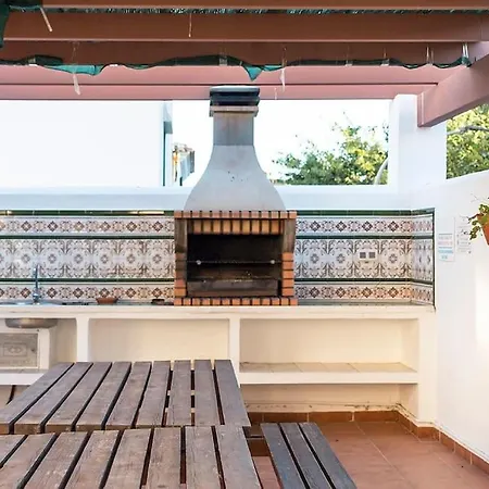 Stunning Ground Floor Apartment! 公寓 *