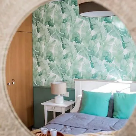 Stunning Ground Floor Apartment!